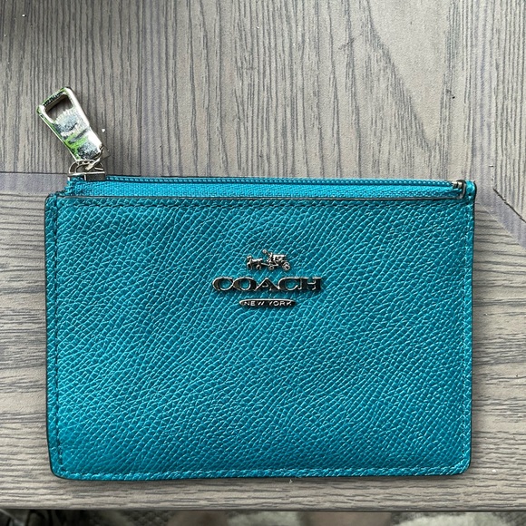 Coach Accessories - Coach mini Skinny ID case